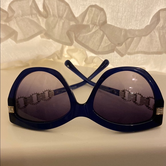Brighton Meridian Adagio Blue and Gold Sunglasses with Elegant Design - Picture 2 of 9